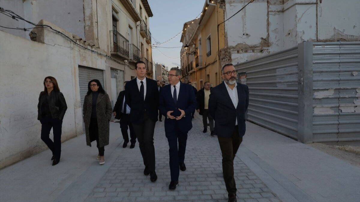 Concluyen las obras de reurbanización de la Calle Independencia de Elda