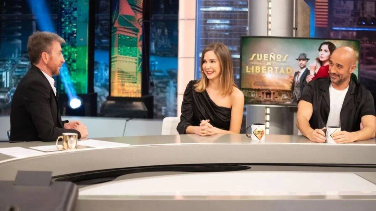 Pablo Motos comete un desliz al presentar la serie de Natalia Sánchez y Alain Hernández.