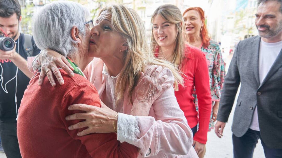 Yolanda Díaz saluda en su mitin del País Vasco