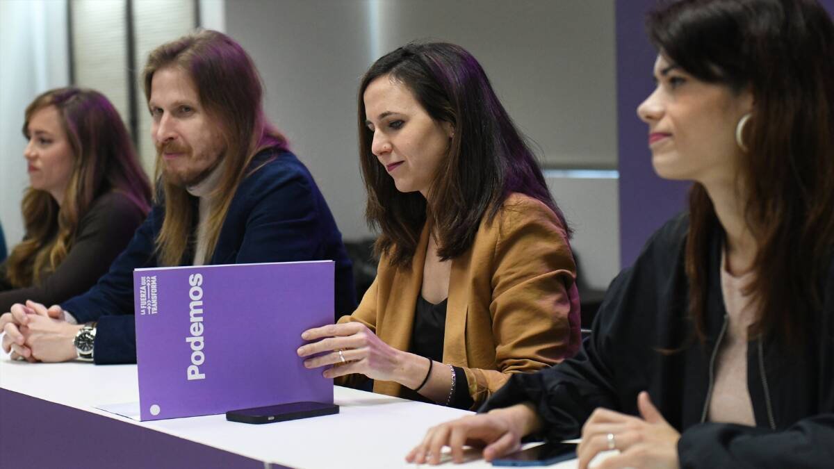 El secretario de organización y portavoz de Podemos, Pablo Fernández; la secretaria general, Ione Belarra; y la portavoz de los morados, Isabel Serra.