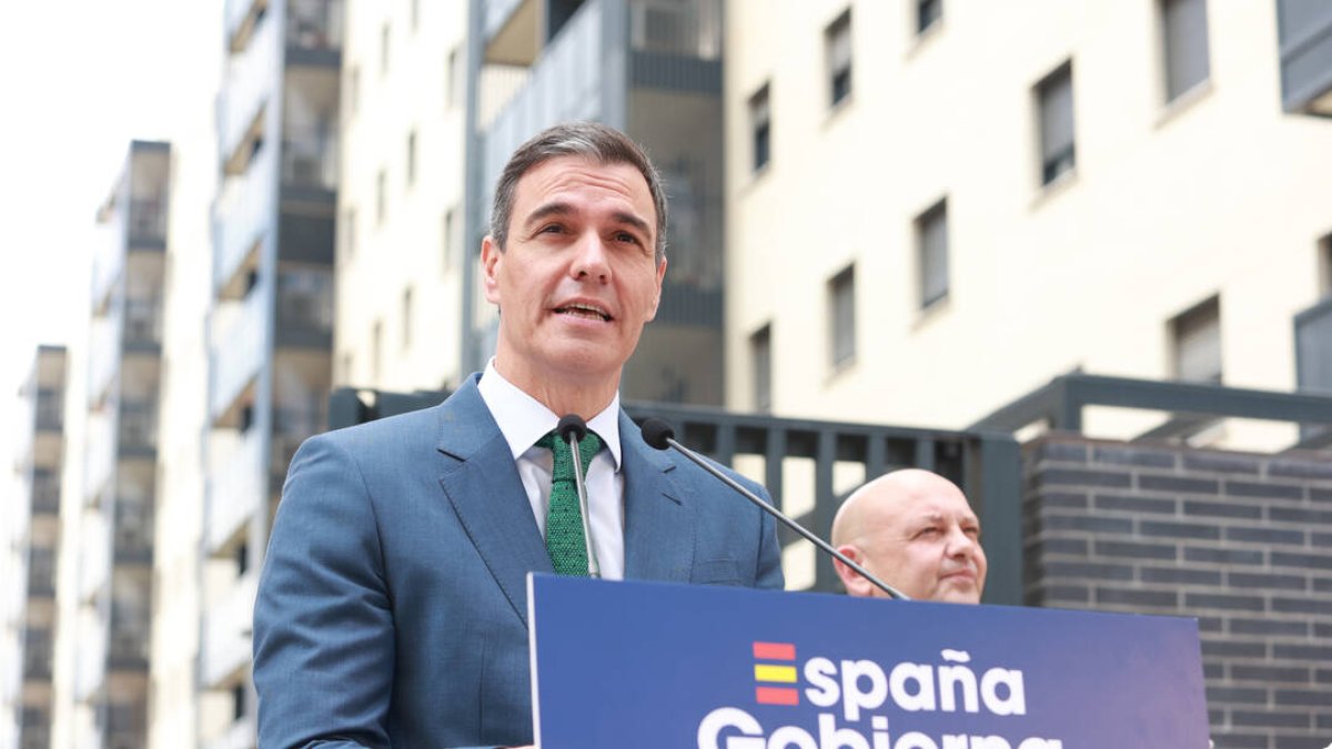 Pedro Sánchez, interviene tras la visita a la promoción de viviendas sociales Intercivitas II