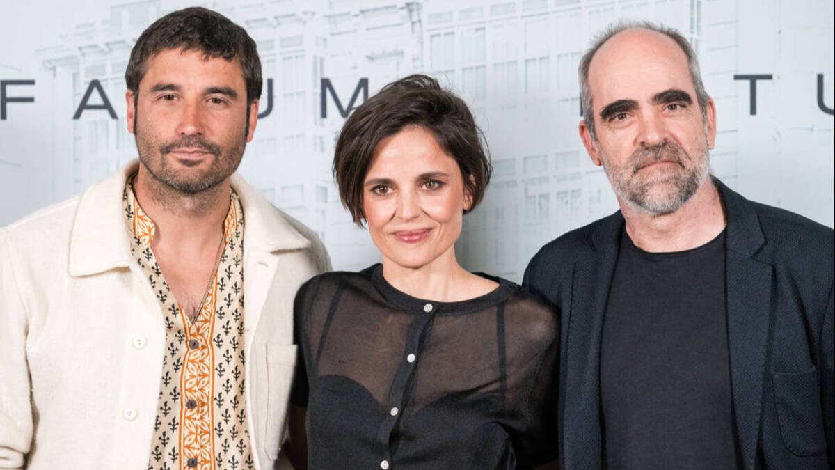 Elena Anaya, entre Álex García y Luis Tosar, protagonistas de