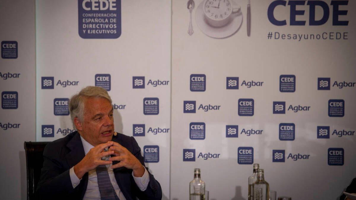 El presidente de Mutua Madrileña, Ignacio Garralda, durante el desayuno. Europa Press.