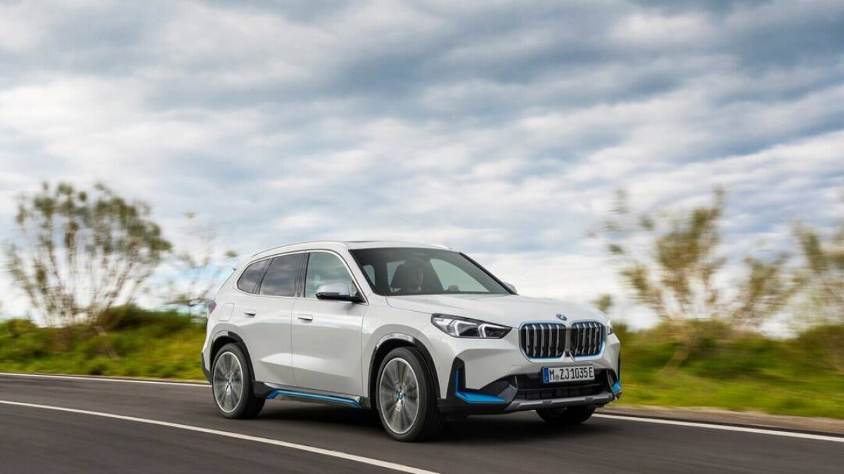 BMW iX1