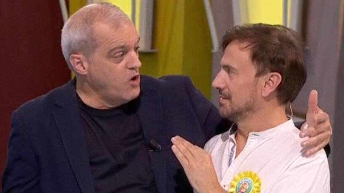 Ramón García y José Mota, tras la prueba de la 'Patata Caliente'.