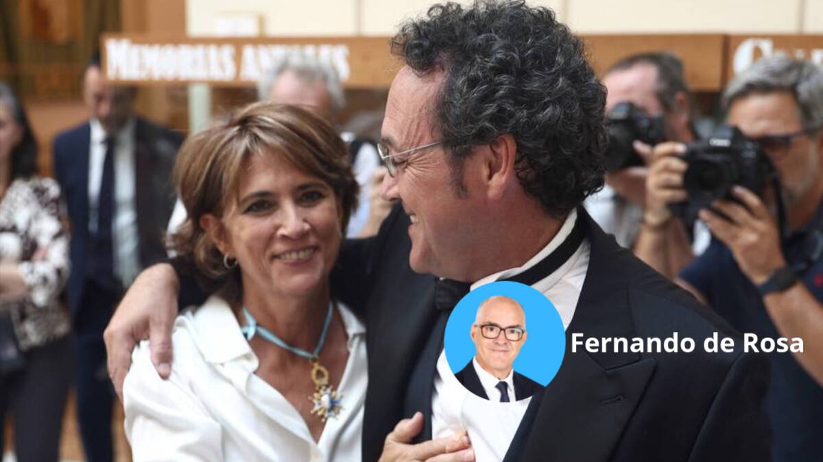 La que fuera fiscal general del Estado, Dolores Delgado, y Álvaro García Ortiz, en el acto de toma posesión como nuevo fiscal general del Estado