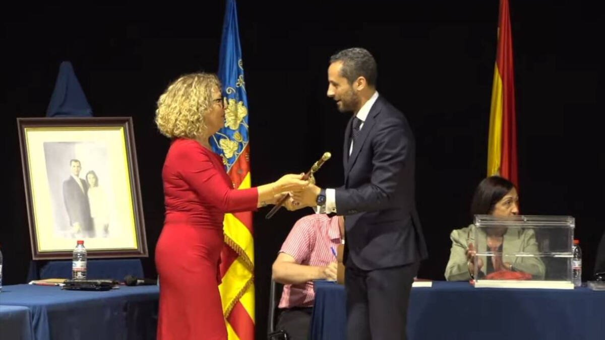 Reme Avia da la vara a Alberto Primo