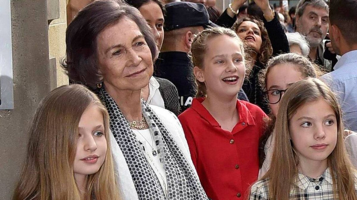 La Reina Sofía y sus nietas, en una imagen de archivo.