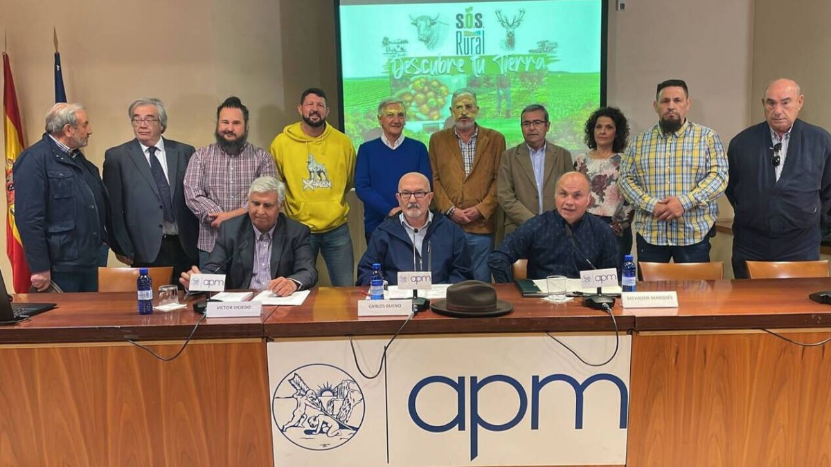 Representantes de algunas de las organizaciones que conforman la plataforma 'Sos Rural'.