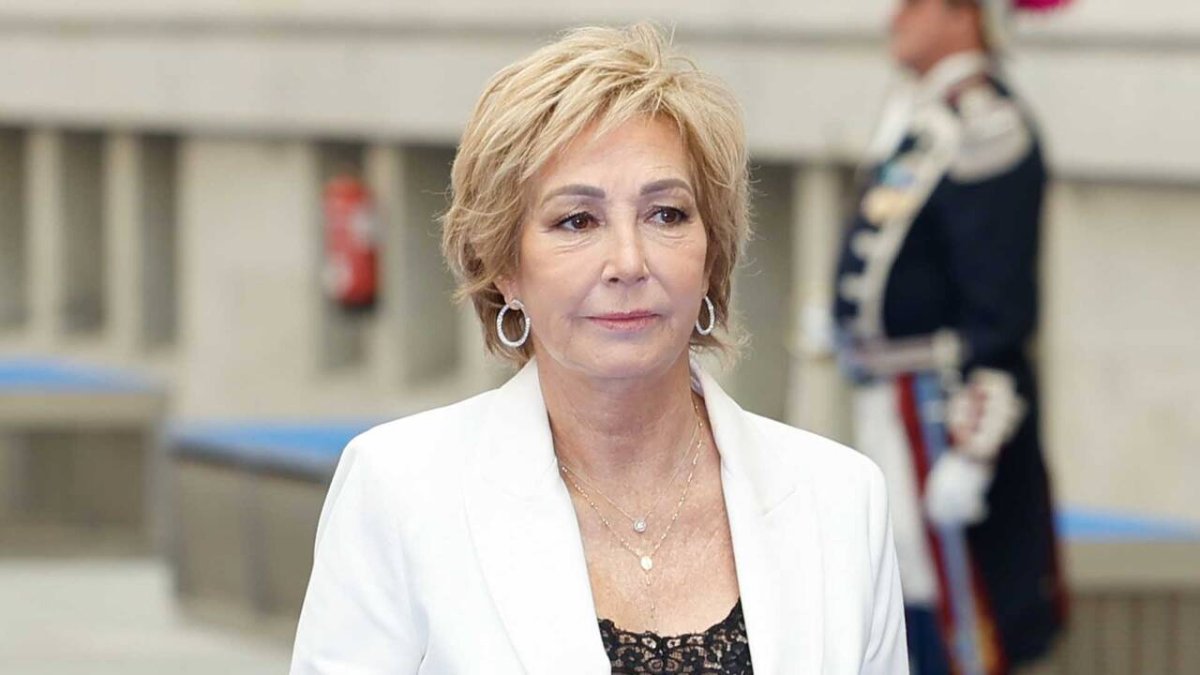 Todos pendientes de Ana Rosa Quintana.