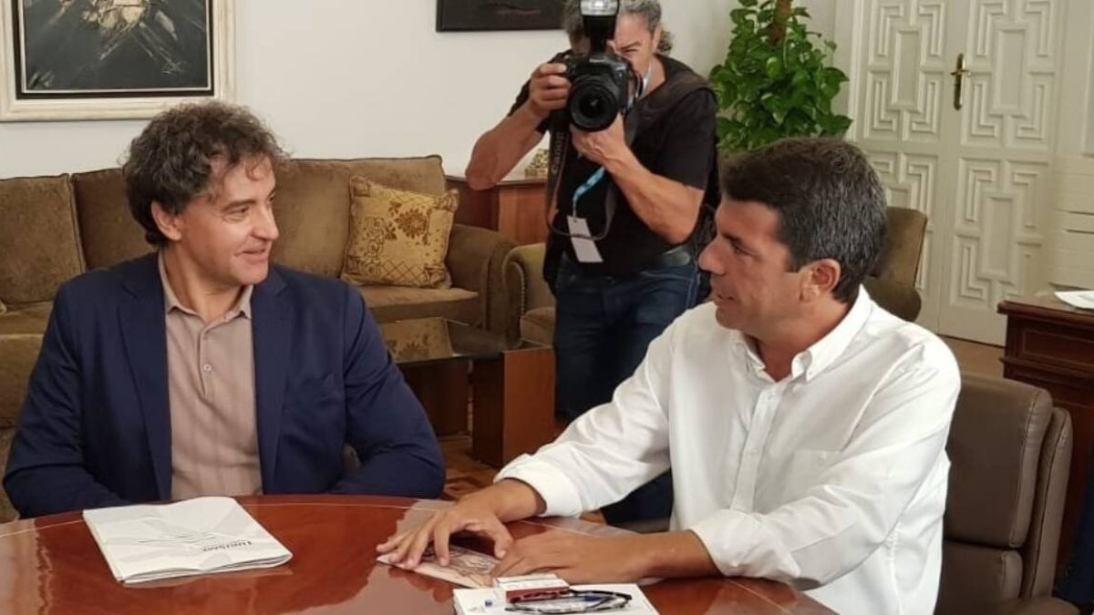 Imagen archivo de Francesc Colomer, secretario autonómico de Turismo, y Carlos Mazón, líder del PPCV y futuro president de la Generalitat - EUROPA PRESS