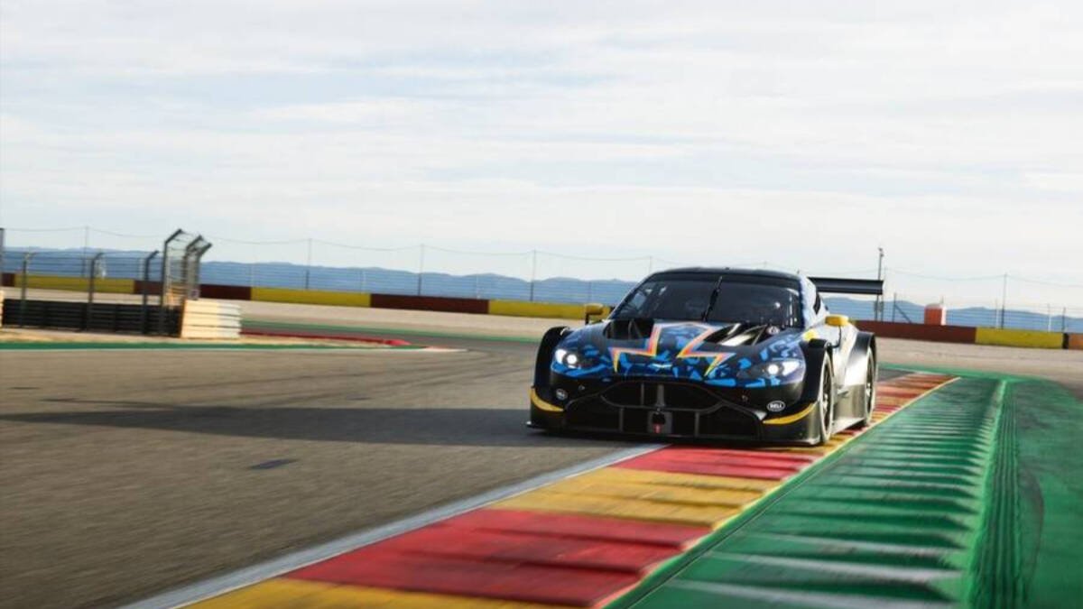 Alonso, en el Aston Martin Vantage DTM de 2019
