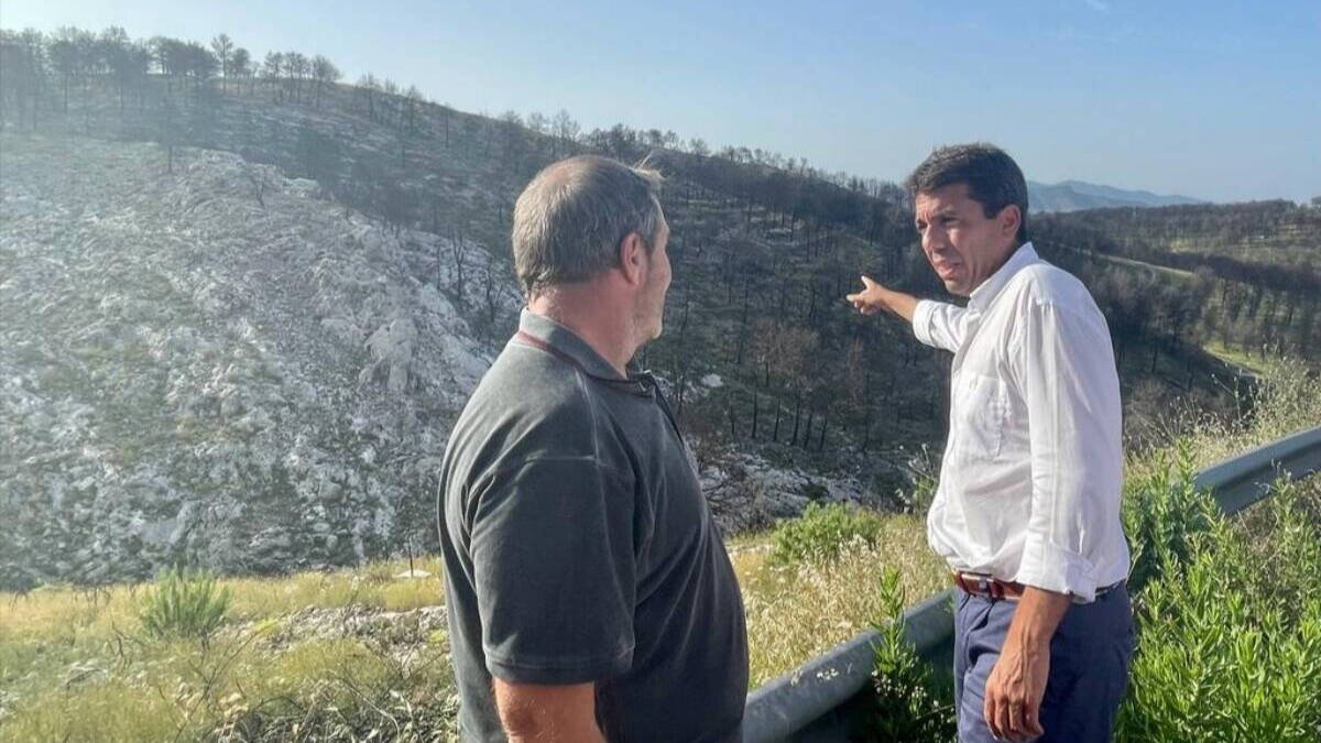 Carlos Mazón en su visita a la zona de Tollos