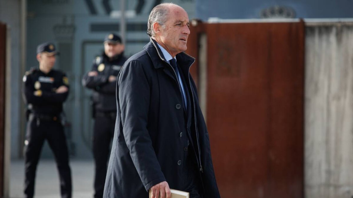 Francisco Camps, expresident de la Generalitat, llegando a la sede de la Audiencia Nacional - EUROPA PRESS