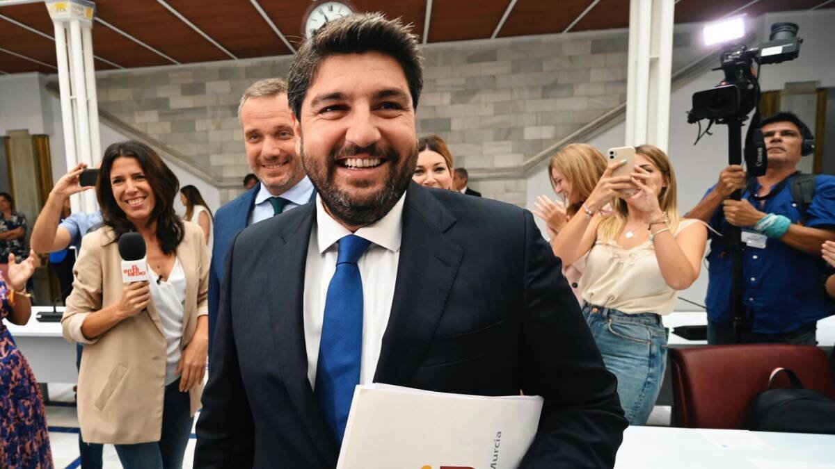 Fernando López Miras tras la segunda sesión del debate de investidura en Murcia.