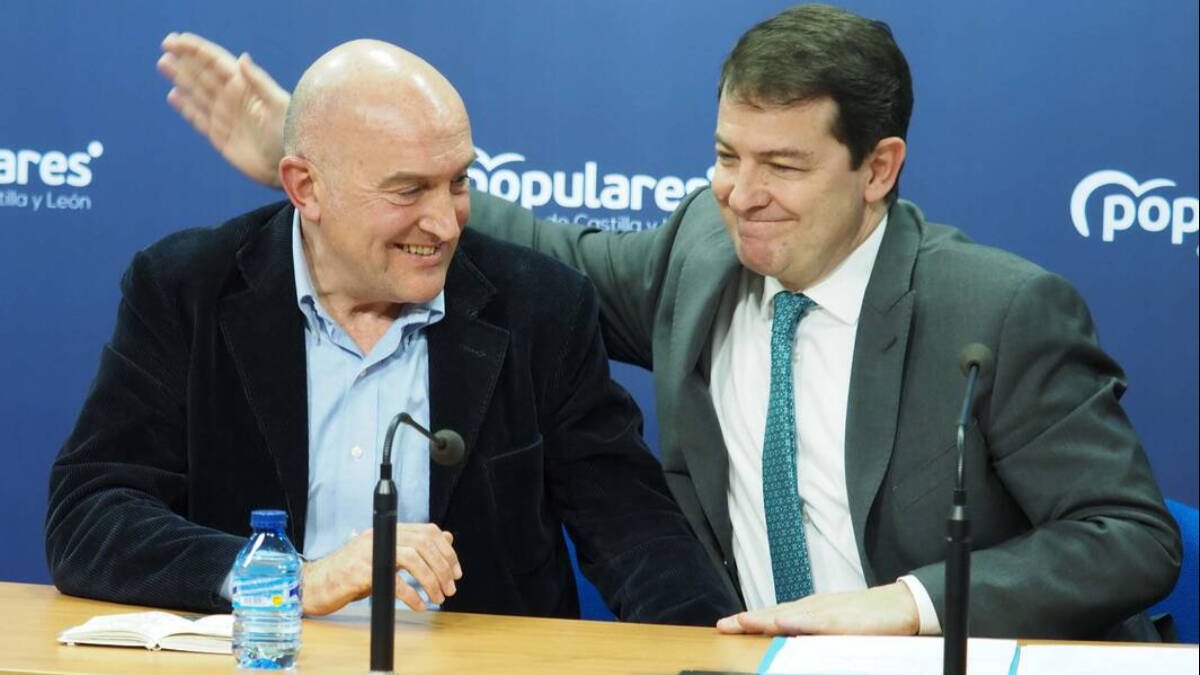 El alcalde de Valladolid, Jesús Julio Carnero, junto al líder del PP en Castilla y León, Alfonso Fernández Mañueco.