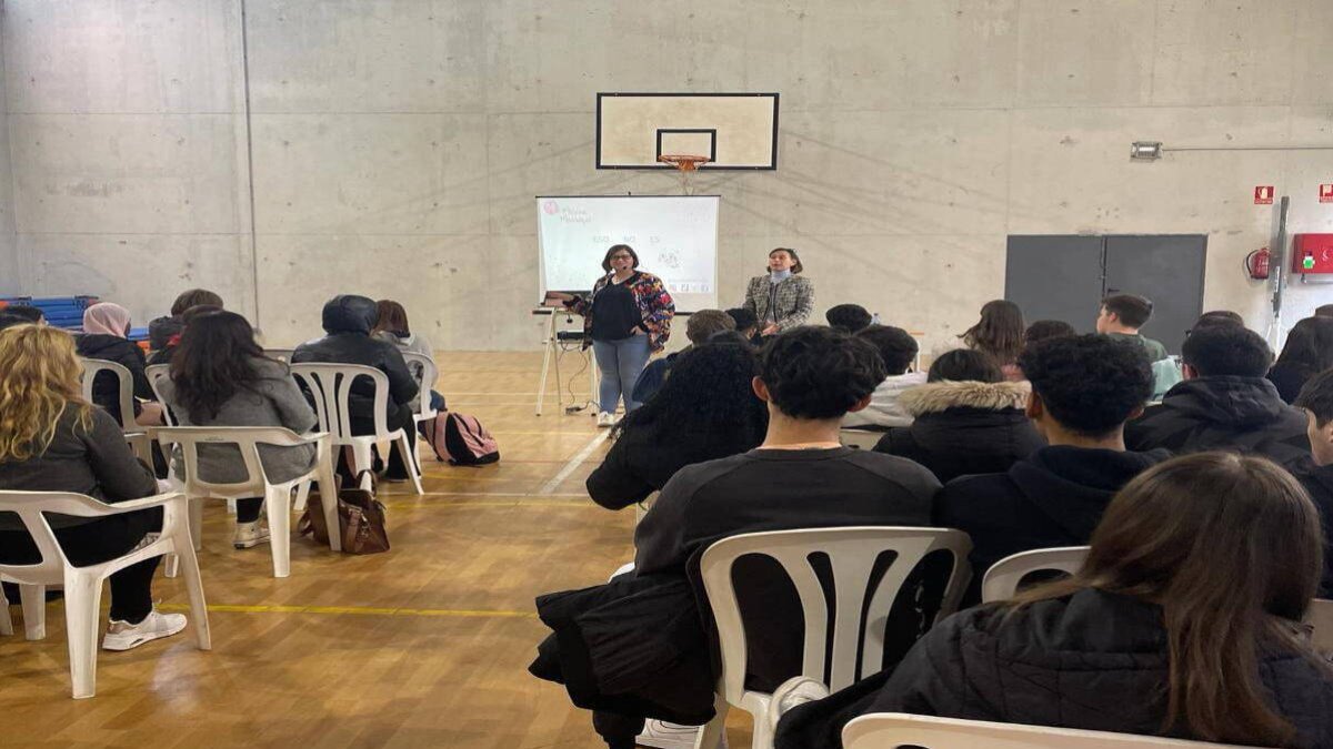 Charla impartida por Marina Marroquí en Peñíscola