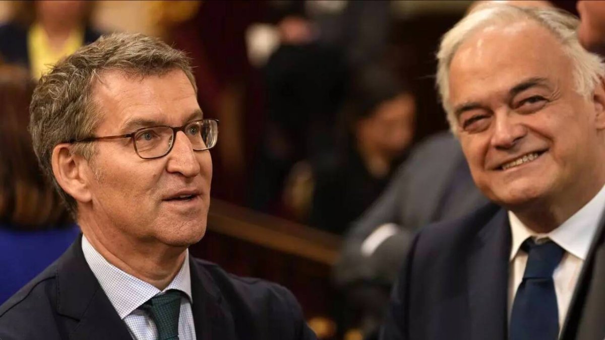 Feijóo junto a González Pons. Foto de David Mudarra.