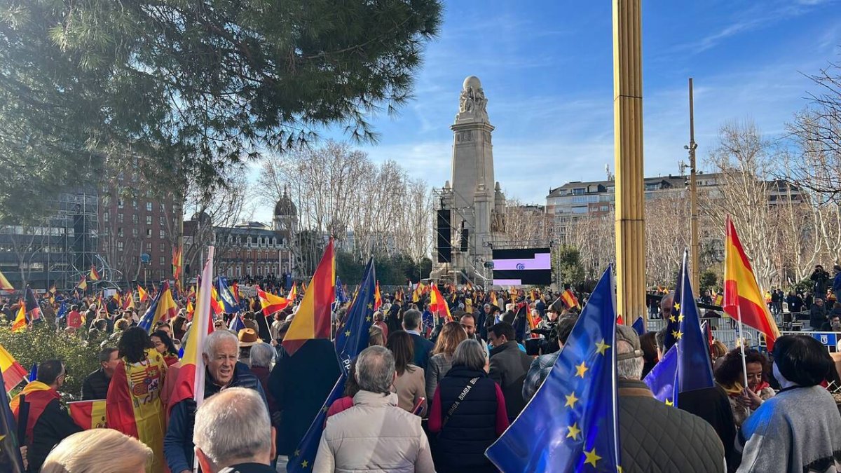 Así lucía la Plaza de España antes de comenzar la concentración