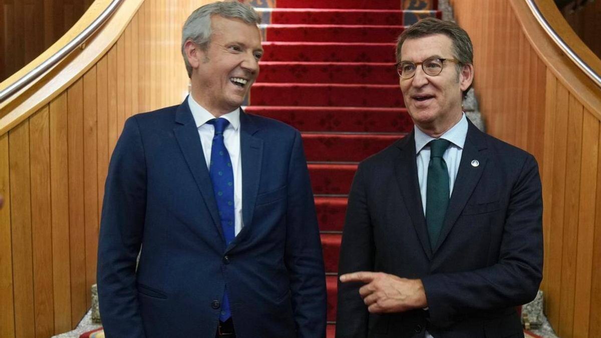 Alfonso Rueda, presidente de la Xunta, junto a Alberto Núñez Feijóo