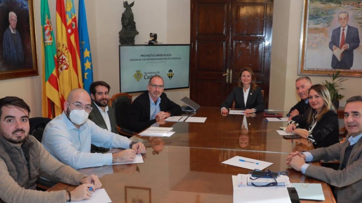 Reunión de la alcaldesa con representantes del CD Castellón - AYUNTAMIENTO DE CASTELLÓ