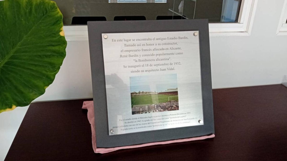 Placa conmemorativa