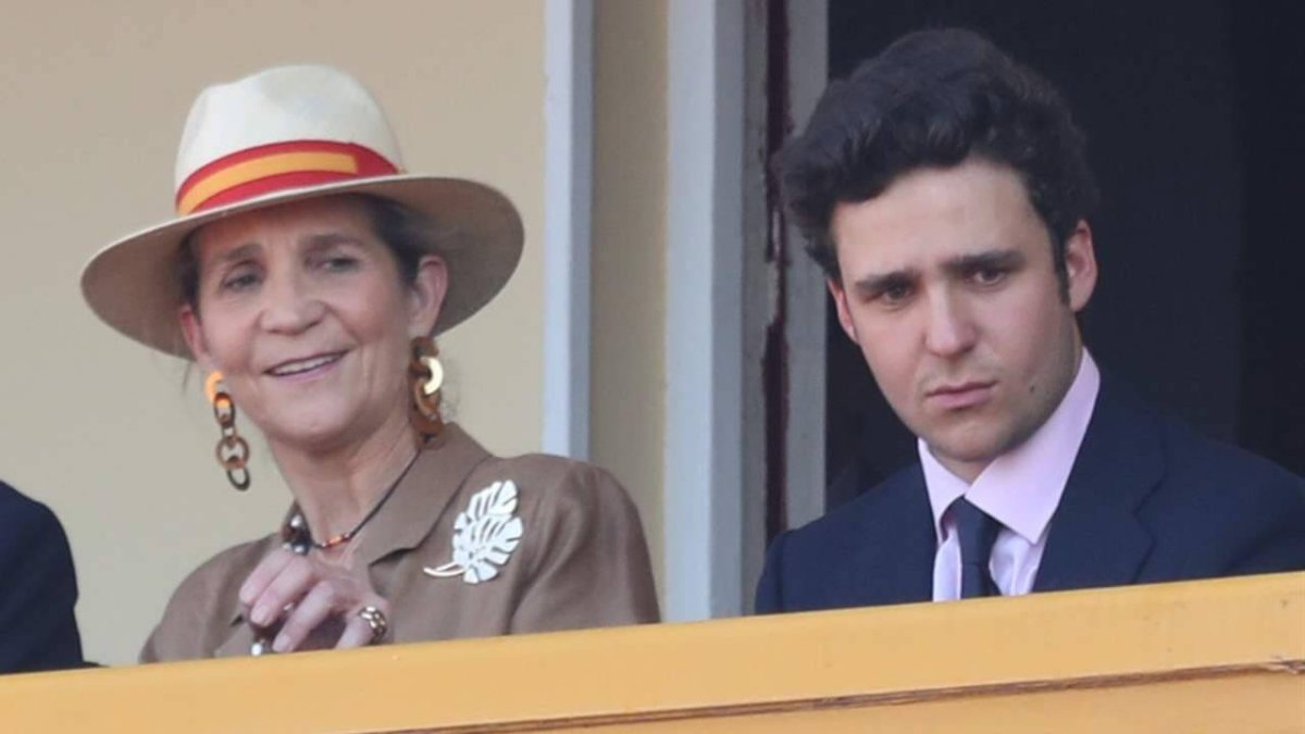 La Infanta Elena y Froilán: versiones diferentes de un presunto enfado.