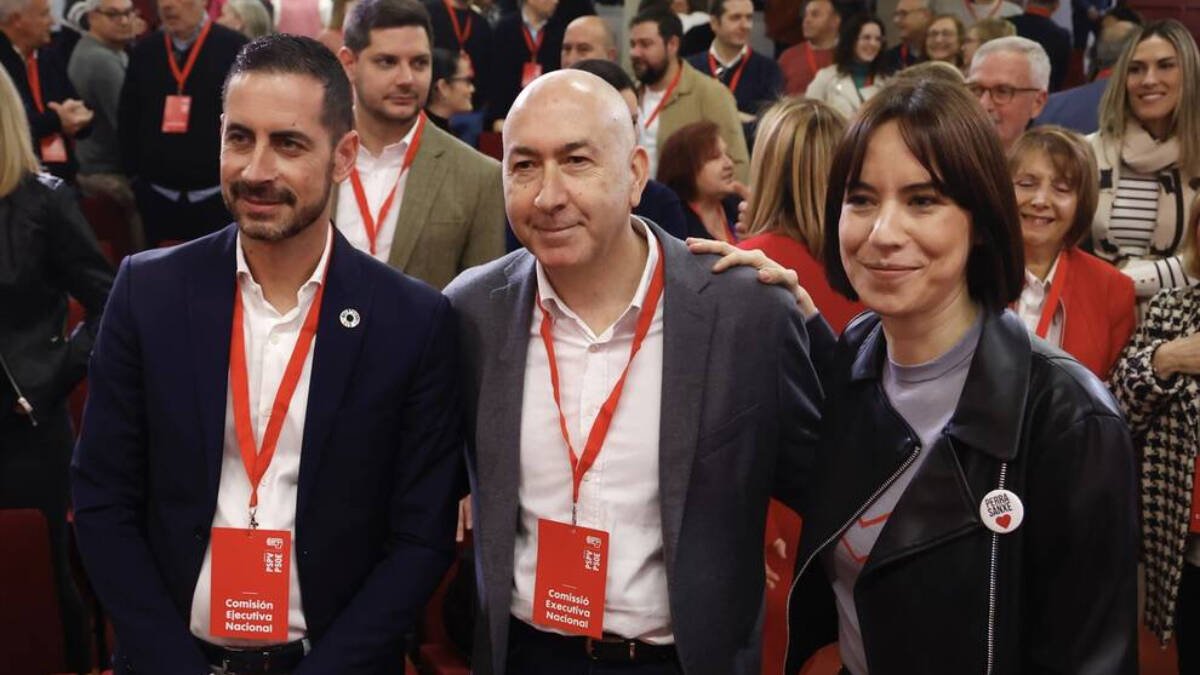 Ferraz media entre los tres candidatos al PSPV