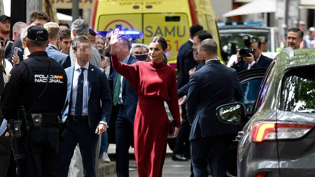 La Reina Letizia, en un acto reciente rodeada de escoltas.