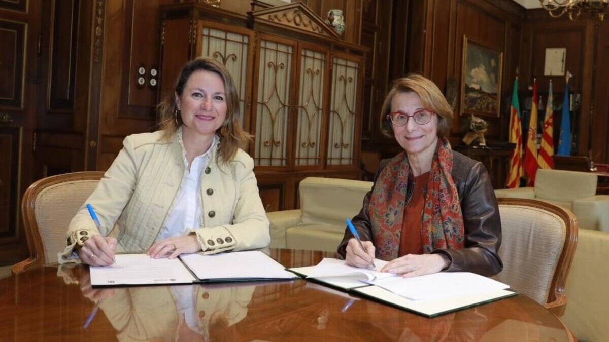 Begoña Carrasco, alcaldesa de Castellón y Eva Alcón, rectora de la Universitat Jaume I