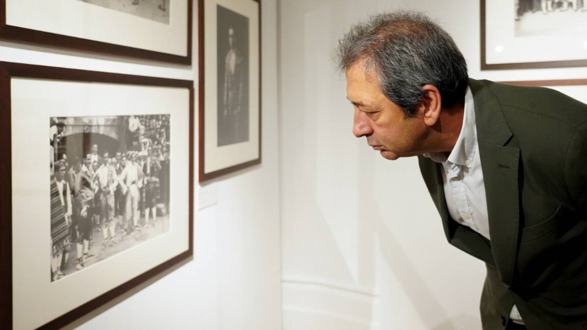 El vicepresidente primero y conseller de Cultura y Deporte, Vicente Barrera, durante la inauguración de la exposición 'La memoria taurina.