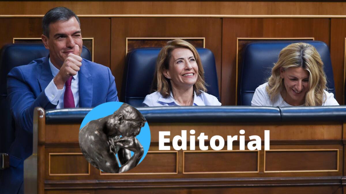 El presidente del Gobierno en funciones, Pedro Sánchez; la ministra de Transporte, Raquel Sánchez; y la vicepresidenta segunda y ministra de Trabajo, Yolanda Díaz.