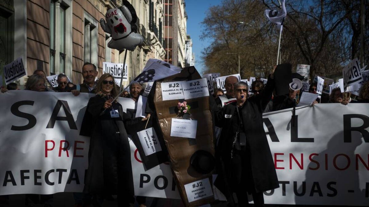 Manifestación de abogados y procuradores, a 3 de febrero de 2024, en Madrid (España)