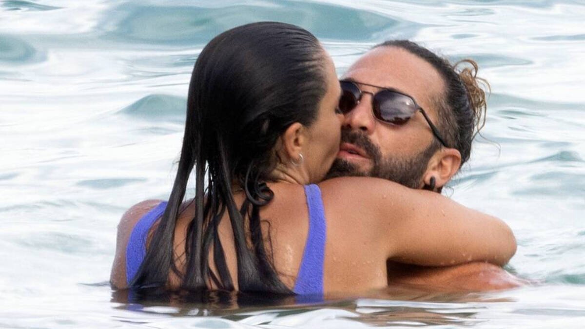 India Martínez e Ismael Vázquez en las aguas de Ibiza.
