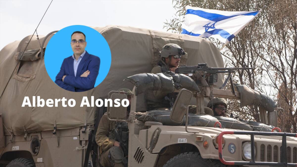 Soldados de Israel a bordo de un camión cerca de la frontera de Gaza.