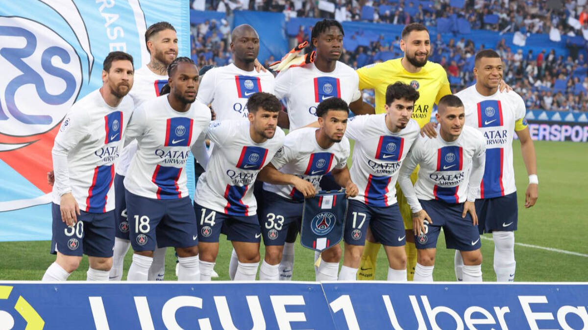 Un once del PSG antes de iniciar un partido.