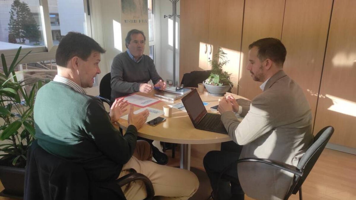 La reunión para organizar la maratón de Elche-Alicante