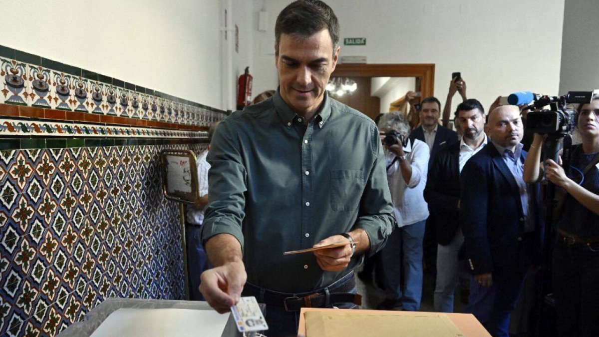 Sánchez, votando.
