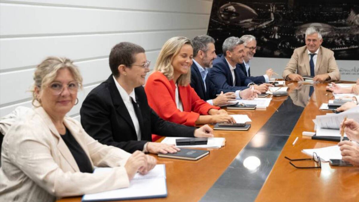 Ana Ortells, en primer plano, nueva directora de CACSA
