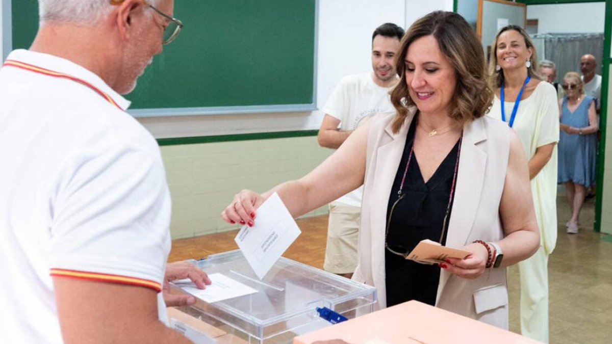 María José Catalá vota el 23J