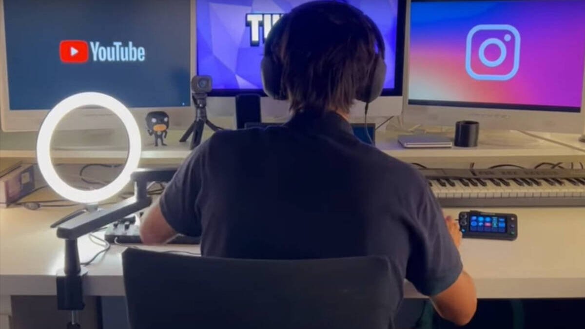Javier Enríquez, hijo de Negreira, se hace 'youtuber'.