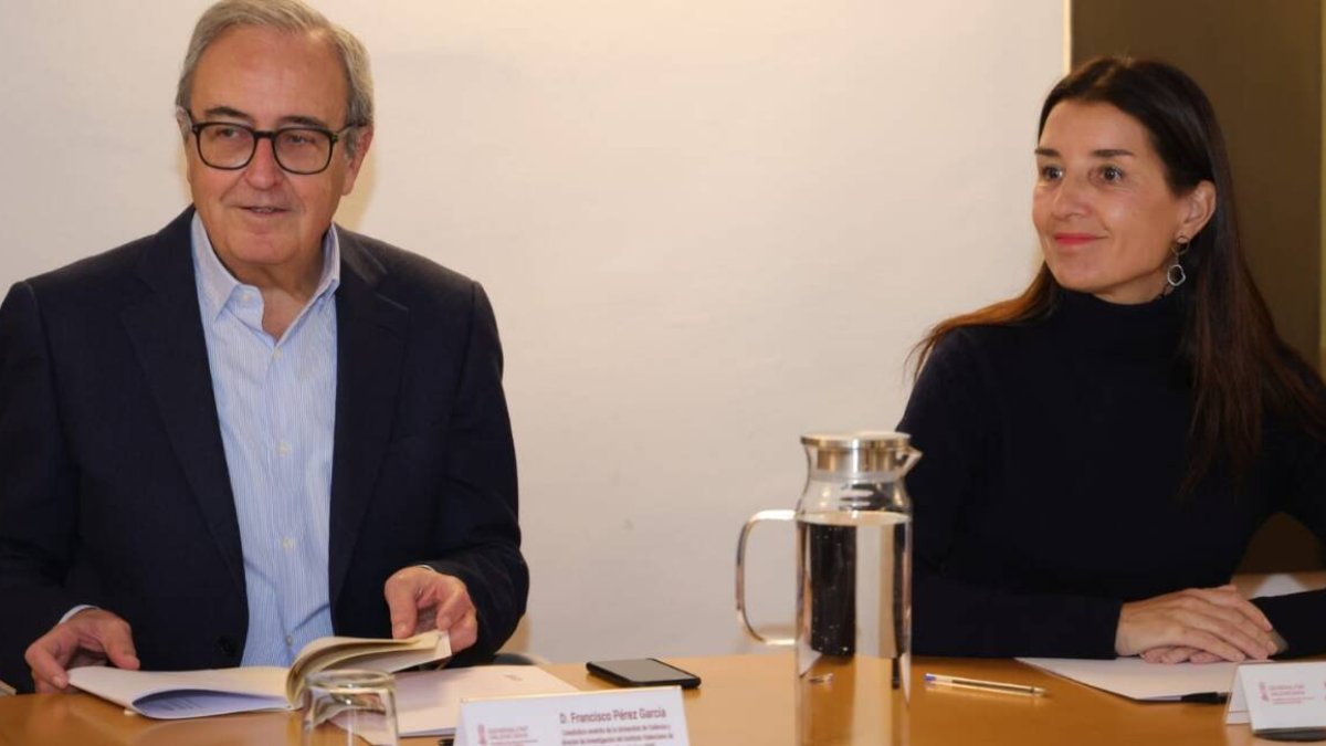 Reunión con la Comisión de Expertos