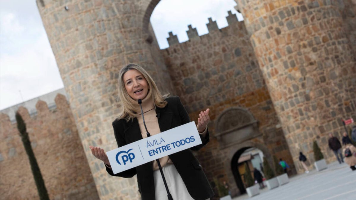 Alicia García en un acto en Ávila durante la campaña de las elecciones municipales y autonómicas del 28M