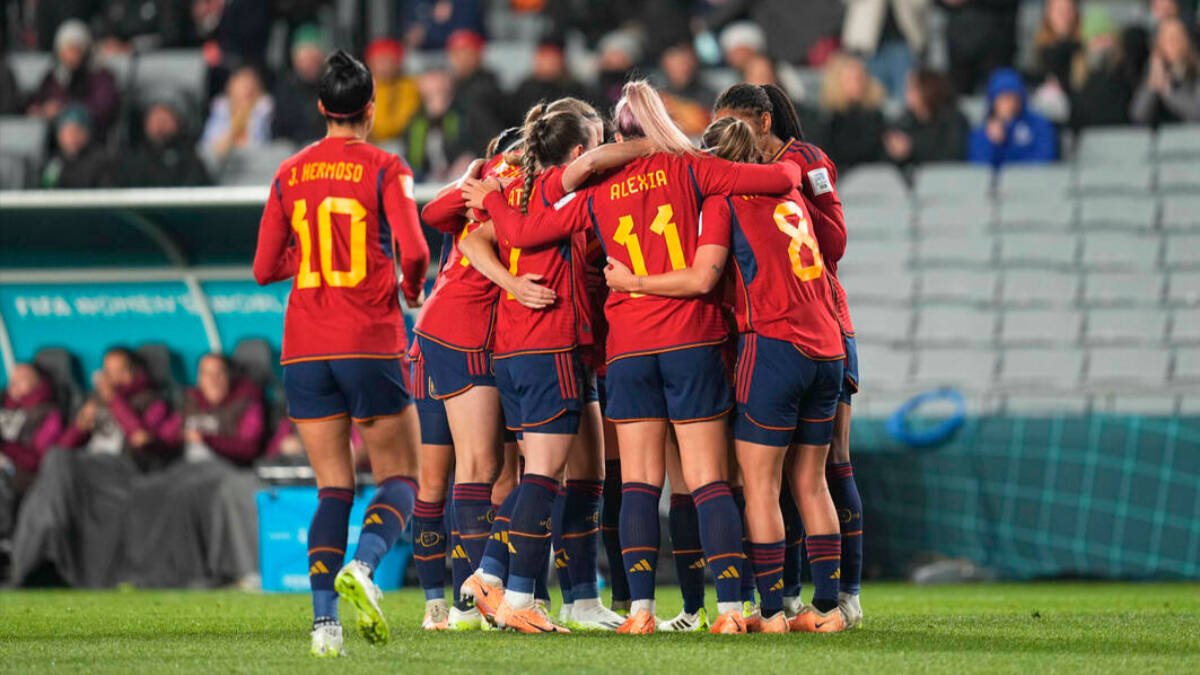 España se juega la primera plaza del grupo ante Japón