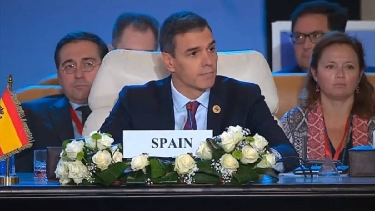 El presidente del Gobierno en funciones, Pedro Sánchez, durante la Cumbre de en El Cairo por el conflicto entre Israel y Palestina.