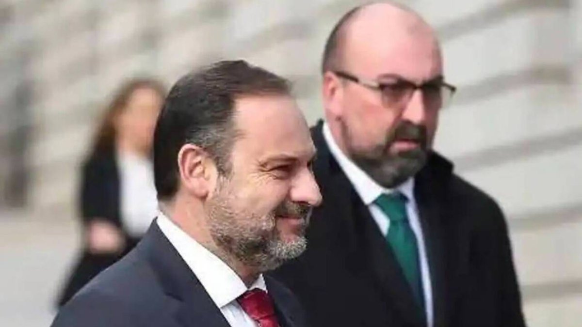 José Luis Ábalos junto a Koldo García