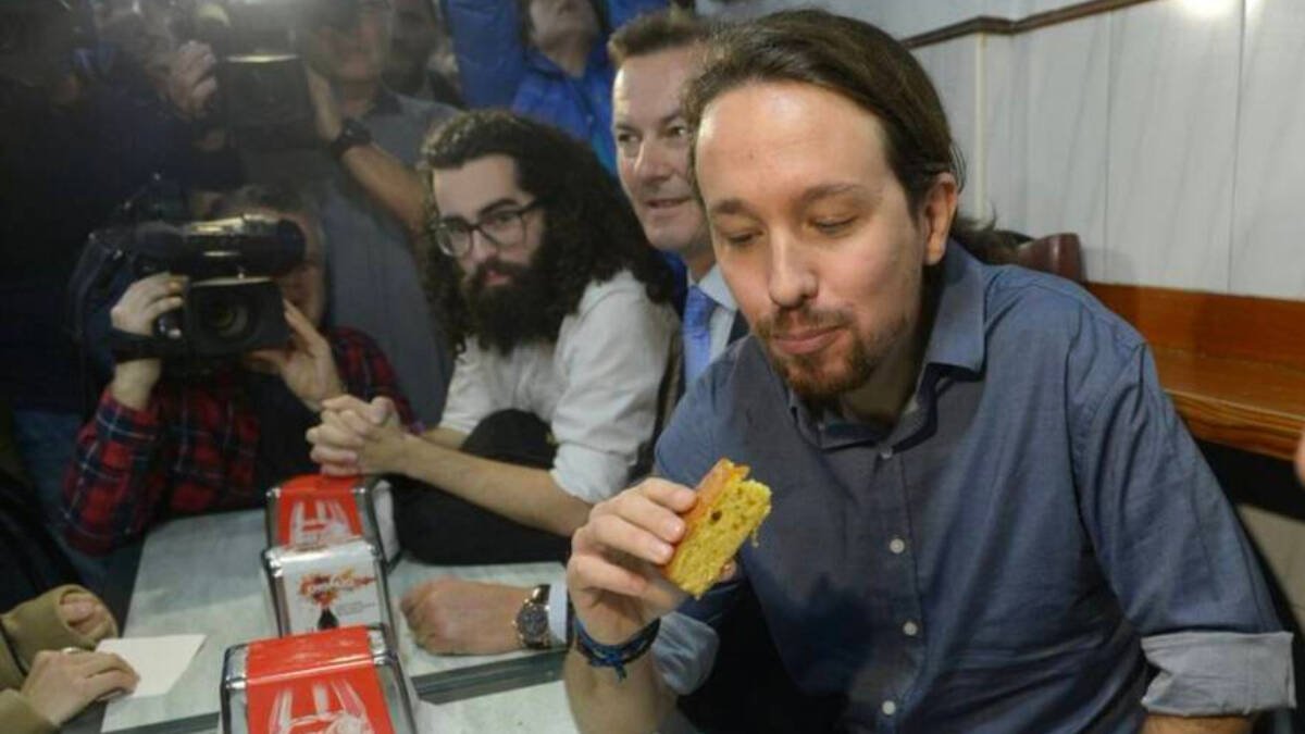 Pablo Iglesias en un bar
