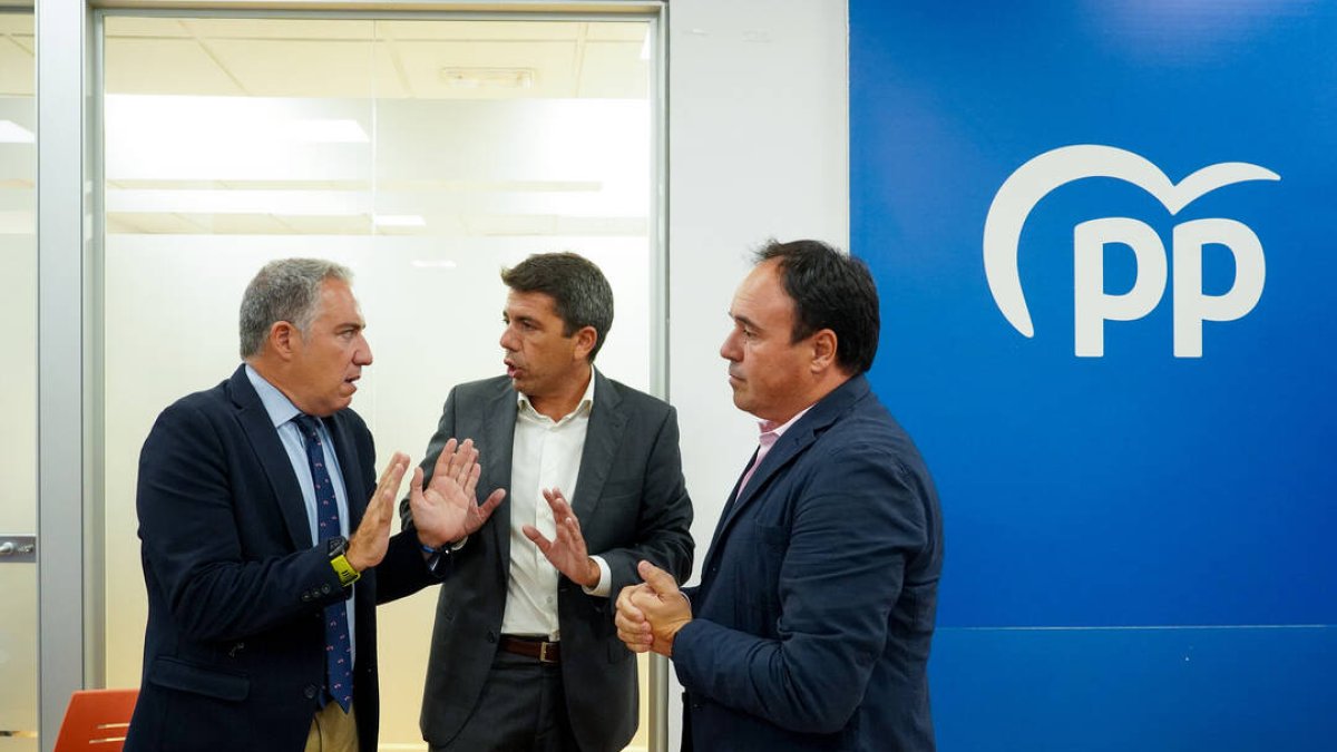 Elías Bendodo, Carlos Mazón y Juanfran Pérez Llorca.