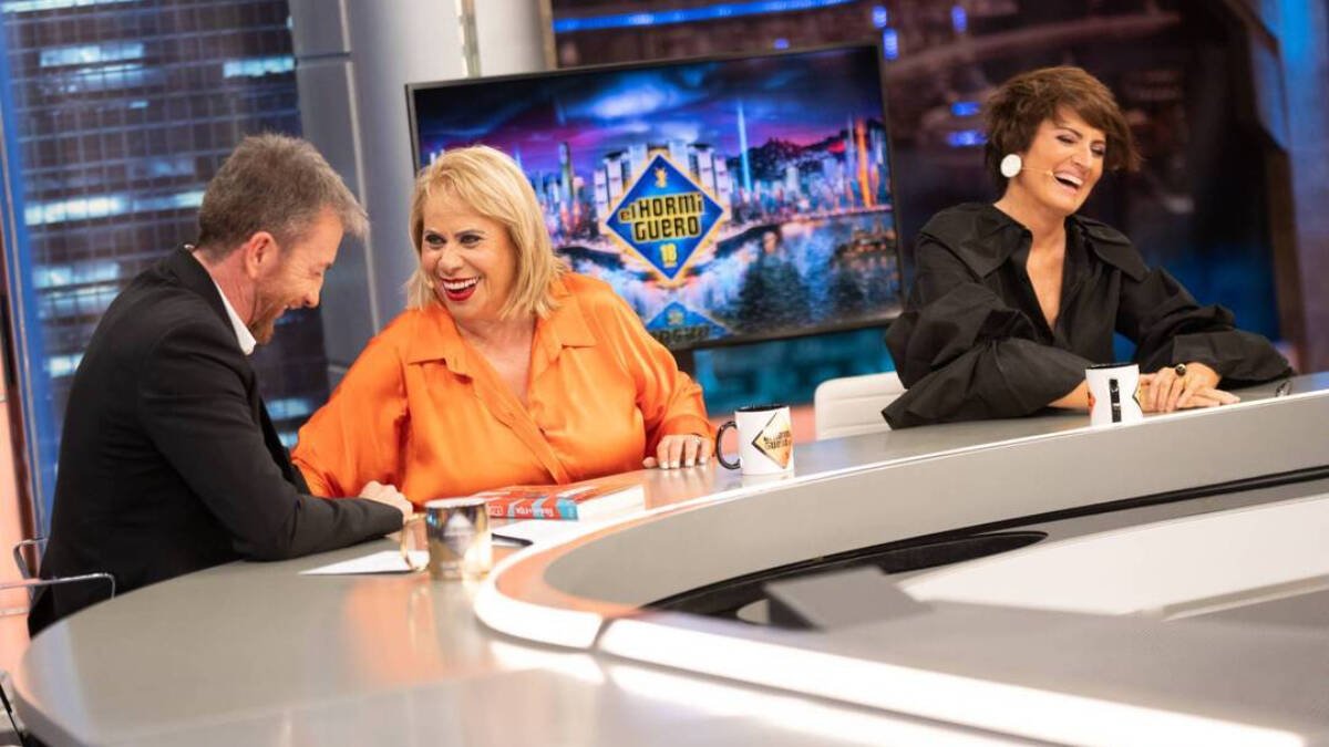 Pablo Motos, Carmina Barrios y Silvia Abril, en 'El Hormiguero'.