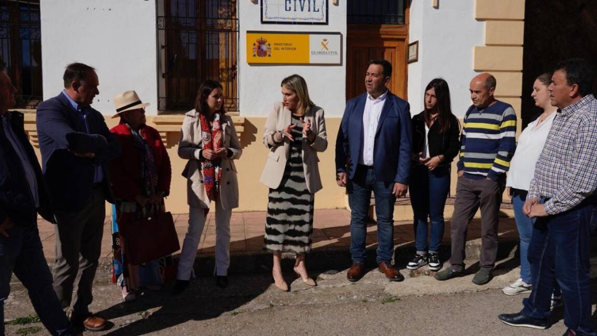 La presidenta del PPCS reunida con los alcaldes y portavoces de Lucena, Artana, Alcossebre, Benassal y Betxí